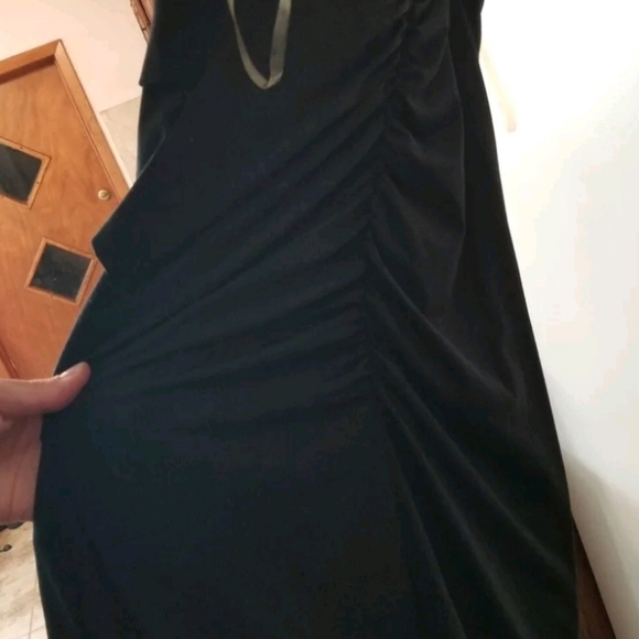Black dress - Picture 2 of 2